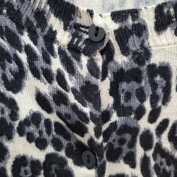 The Limited Women's Gray Animal Print Button Front Long Sleeve Knit Cardigan M - Picture 2 of 6